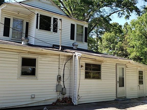 3rd image of 104 Carolina St