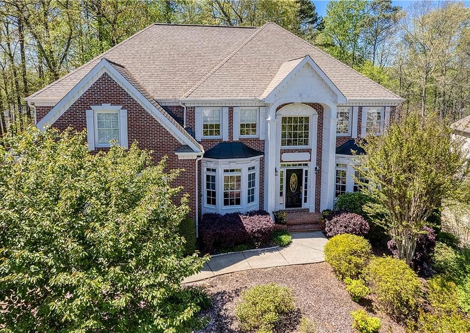 1st image of 311 W Ridge Dr