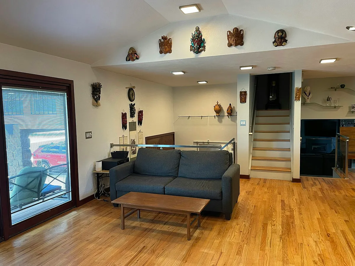Building Photo - 345 Seminole Dr #4 BR HOUSE