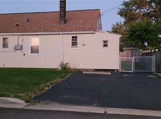 6 Balzac Ct, Tonawanda, NY 14150