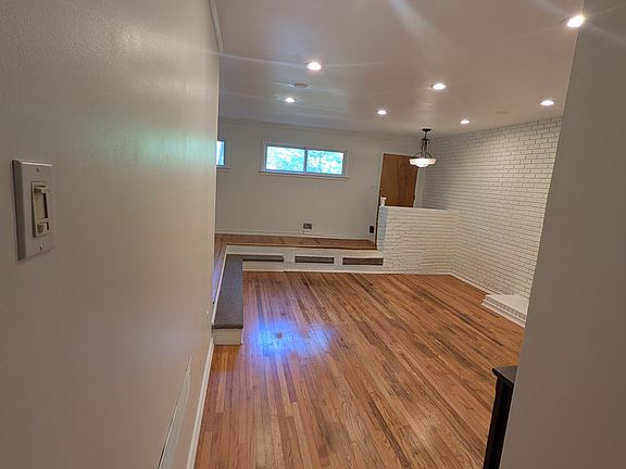 4th image of 578 Oakland Dr SE