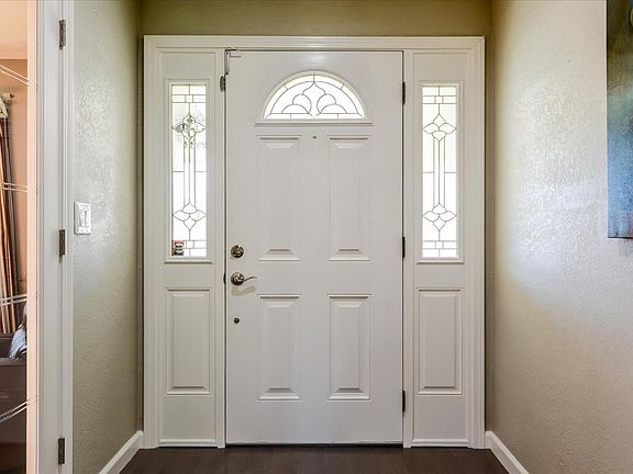 4th image of 6176 Ansdell Way