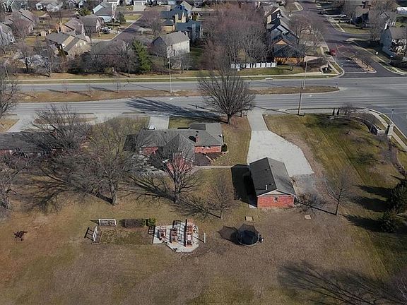 4th image of 15590 Antioch Rd