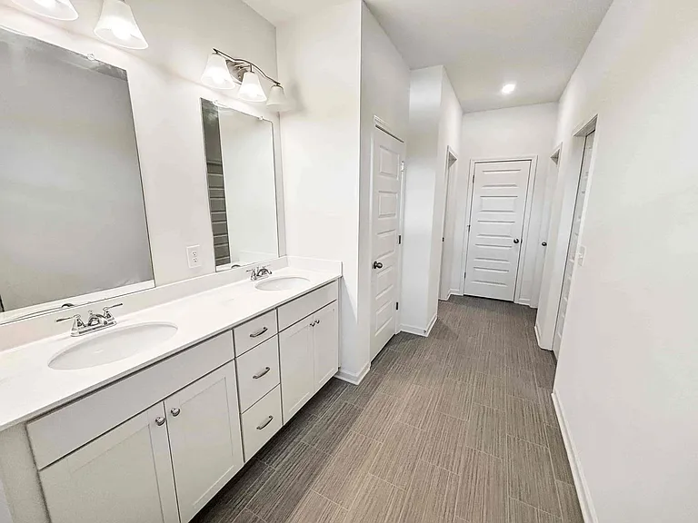 5784 Silver Lake Dr — Photo 14