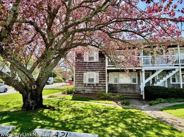 124 Skiff Ave Unit A-10, Tisbury, MA 02568