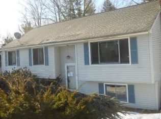 31 Hollow Oak Dr, Sandown, NH 03873