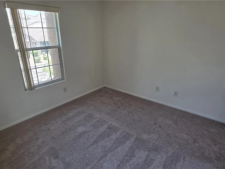 3358 Hillside Garden Dr — Photo 21