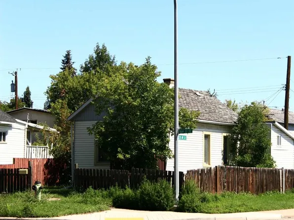 2740 W 16a St SE, Calgary, AB T2G 3T2