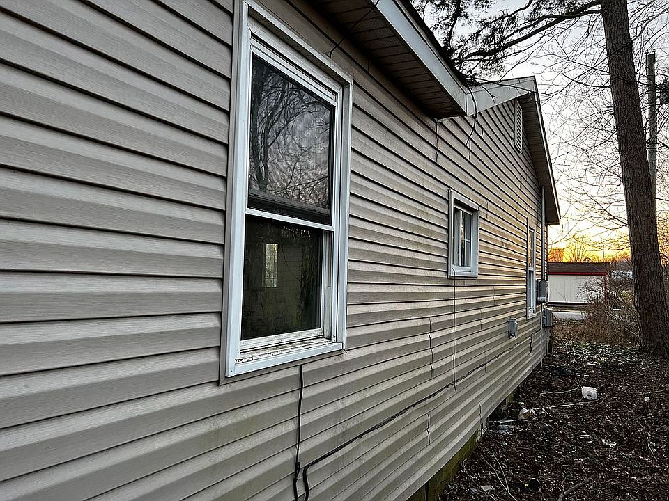 1st image of 728 Dewey St