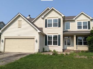 254 Thrush Cir, Lindenhurst, IL 60046