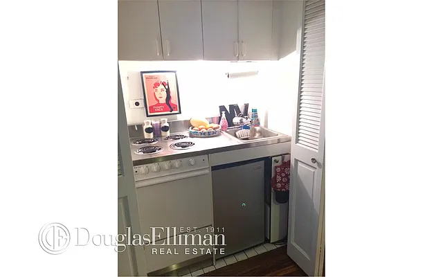 Rented by Douglas Elliman | media 32