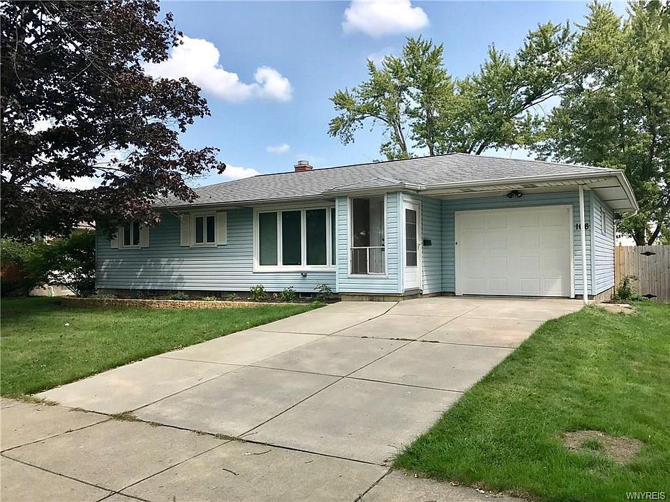 1st image of 166 Woodmere Dr