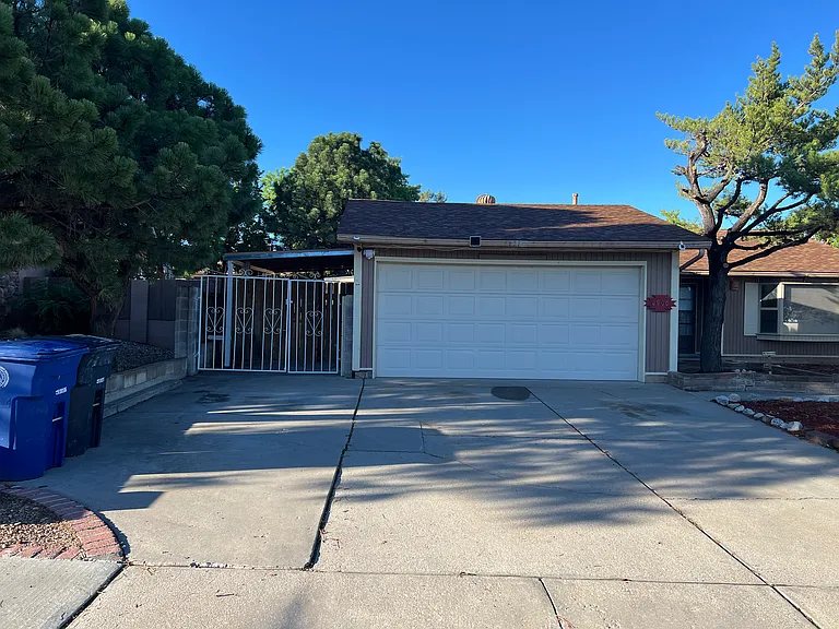 6900 Luella Anne Dr NE — Photo 3