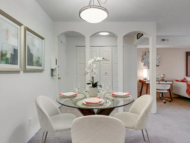 Willow Creek Apartments — Photo 12