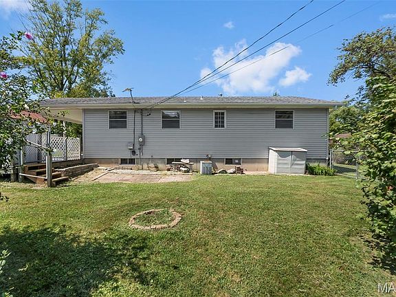 5th image of 1444 Howell St