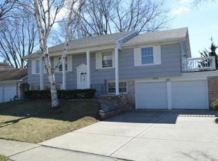 494 Longwood Dr, Buffalo Grove, IL 60089