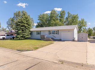 41 Custer Dr, Lincoln, ND 58504