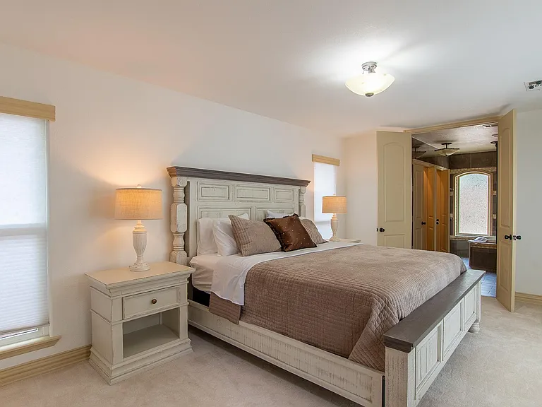 3631 Seguin Dr — Photo 18