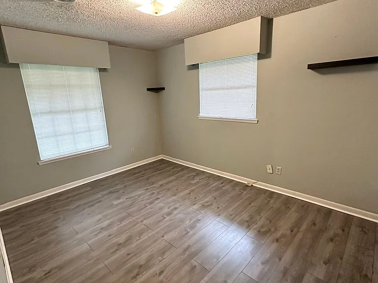 124 Emerite Dr — Photo 8
