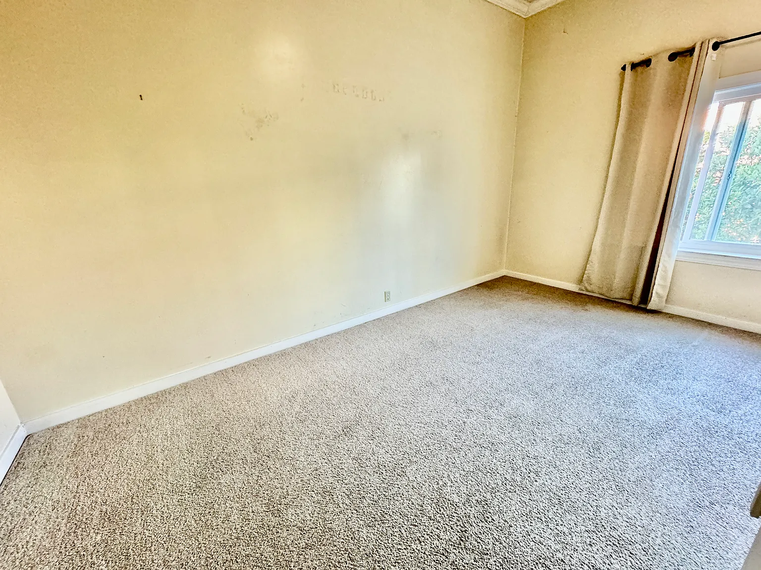 5 bed, 1300 sqft, $1,150 — Photo 4