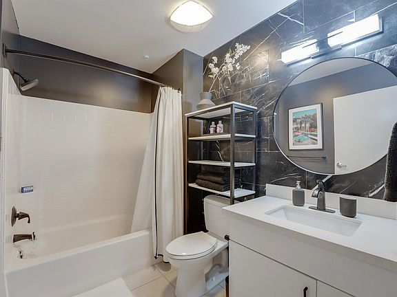 3rd image of 889 Date St Unit 243