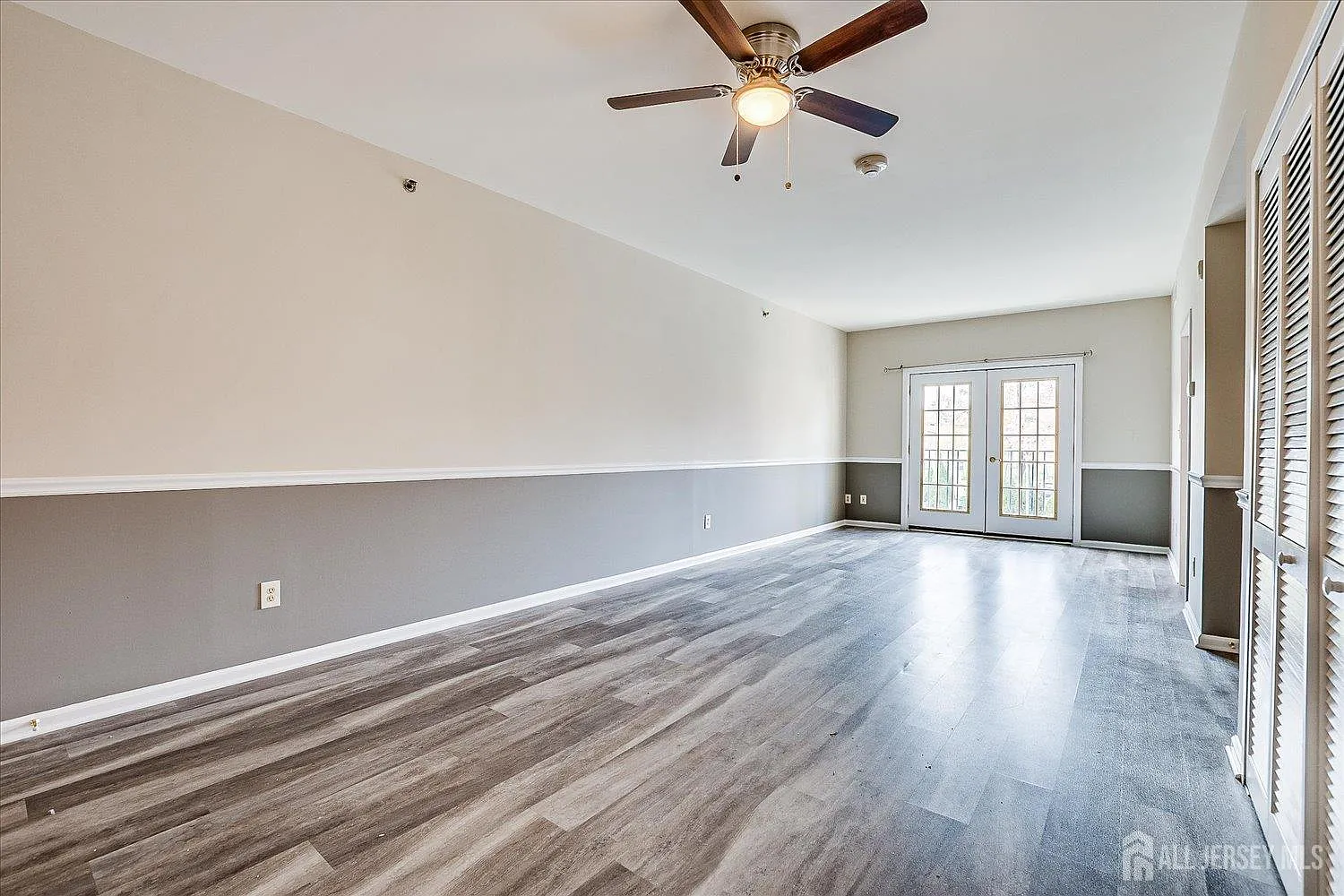 160 Durham Ave — Photo 4