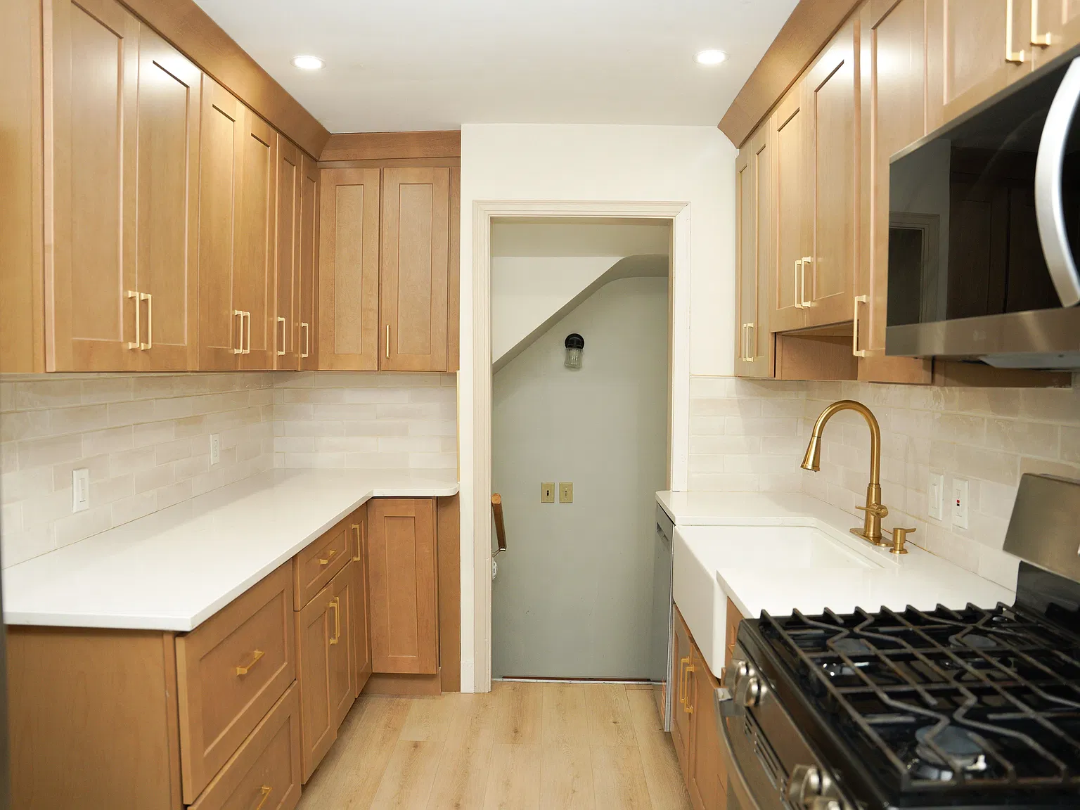 3 bed, 1.5 bath, 1701 sqft, $3,000 — Photo 4