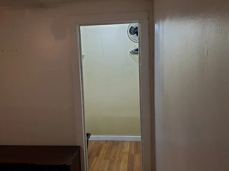 1014 Moreland Ave — Photo 3