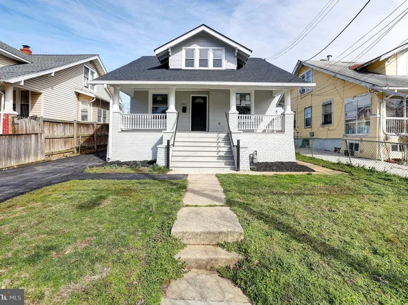 3707 37th Pl, Brentwood, MD 20722