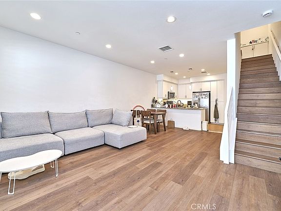 2nd image of 5868 Spring St