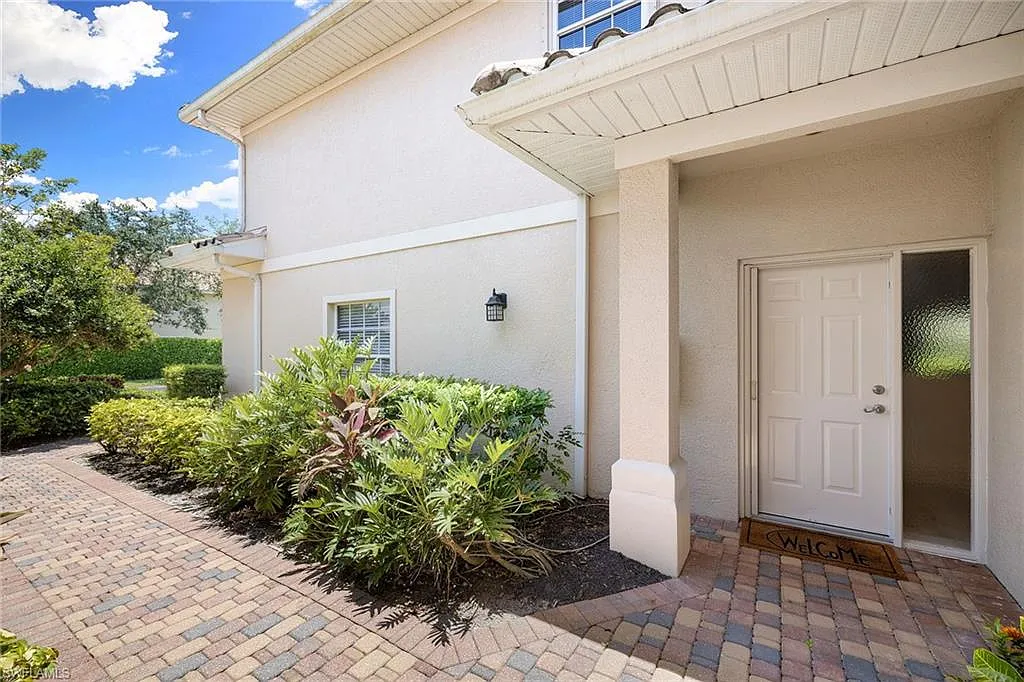2 bed, 2.0 bath, 1880 sqft, $8,000 — Photo 3