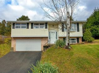 13743 Redwood Dr, North Huntingdon, PA 15642