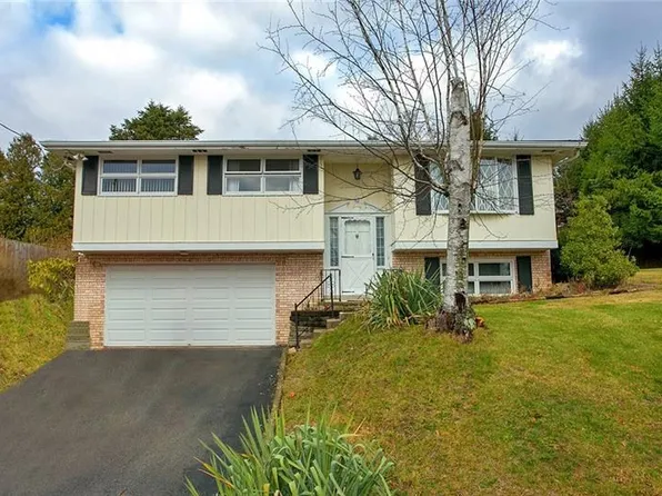 13743 Redwood Dr, North Huntingdon, PA 15642