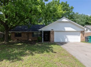 906 N Flamingo Rd, Rogers, AR 72756