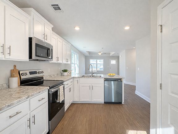 2nd image of 113 Zetterower Rd