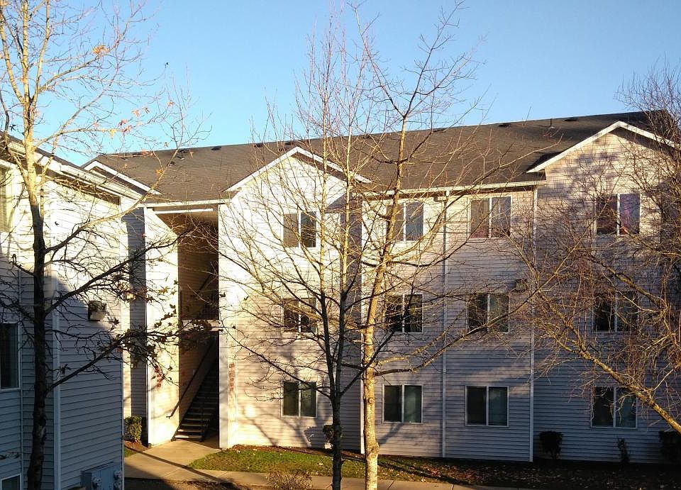 Foster Plaza Grounds
