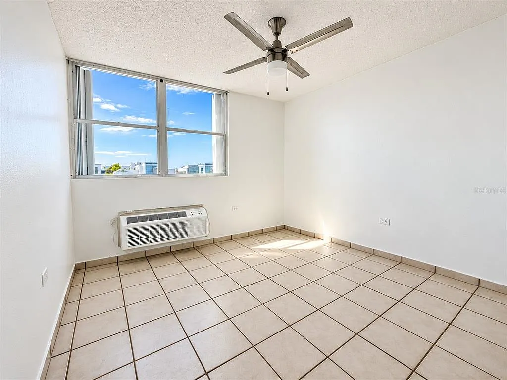 3 bed, 2.0 bath, 1427 sqft, $1,700 — Photo 3