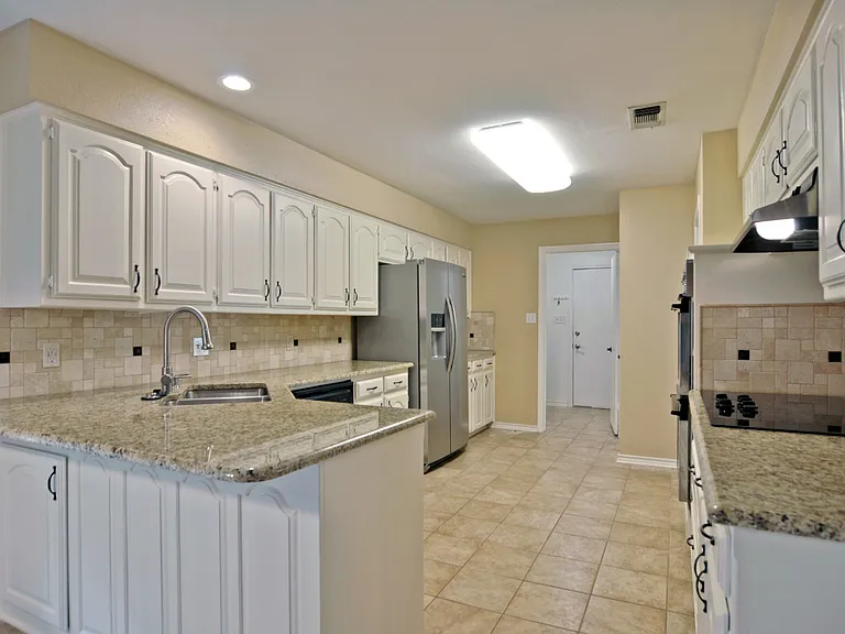 3700 Murphy Dr — Photo 2