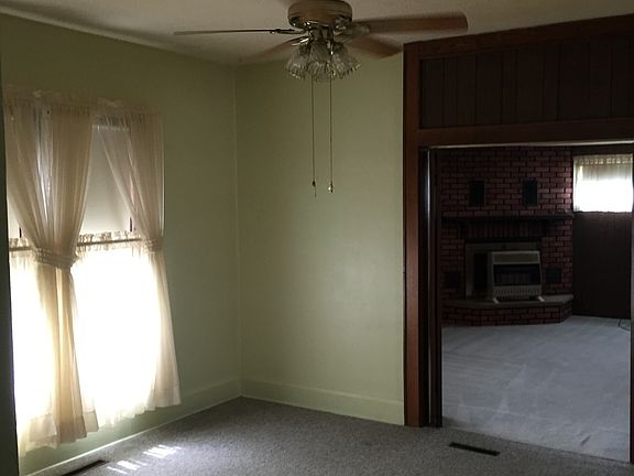5th image of 2311 Oak St