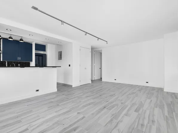 235 East 40th Street image 2 of 6