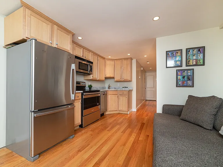 15 University Rd #B — Photo 5