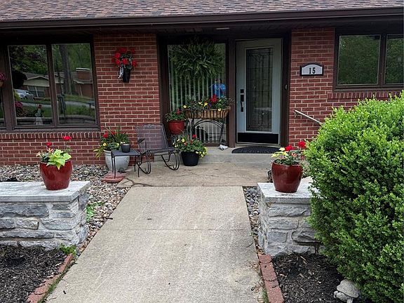 3rd image of 15 Lake Pembroke Dr