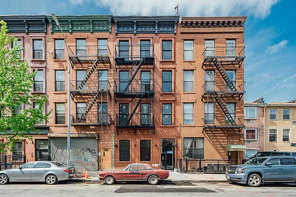 Rented by Nooklyn NYC LLC | media 15