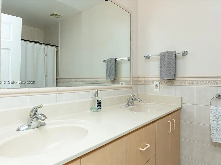 5760 SW 51st St — Photo 28
