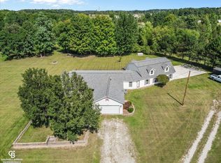 9618 Beard Rd, Avoca, MI 48006