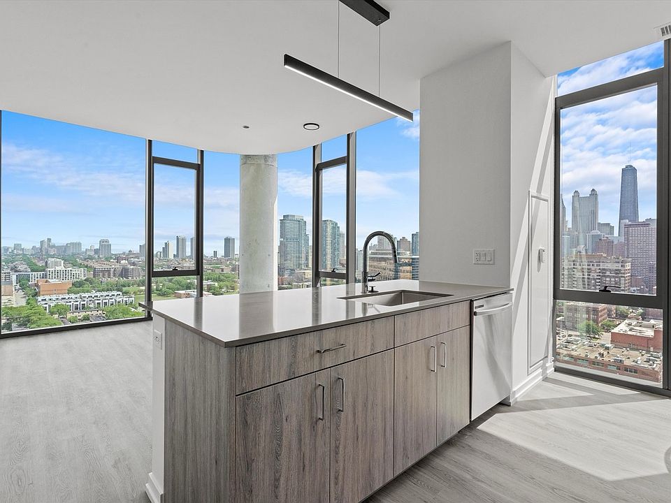 1st image of 810 N Cleveland Ave #808