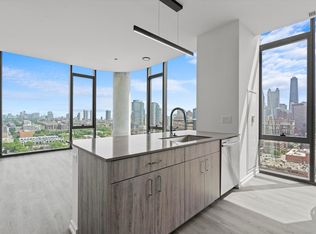 810 N Cleveland Ave #808, Chicago, IL 60610