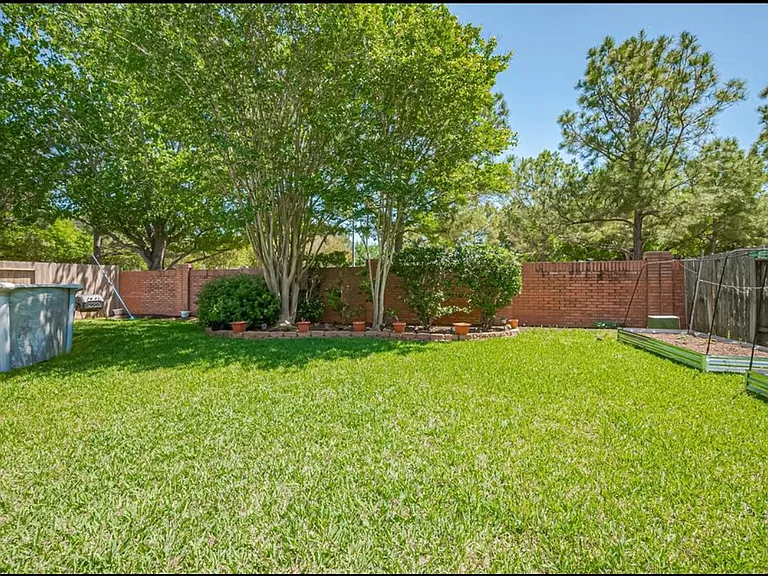 26315 Bending Pines Ln — Photo 2