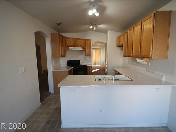 2nd image of 997 Blue Lantern Dr