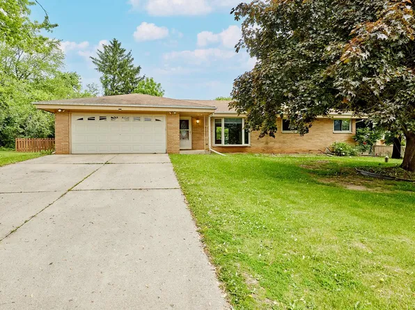 15200 High Knoll LANE, Brookfield, WI 53005